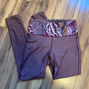 Maaji medium maroon leggings